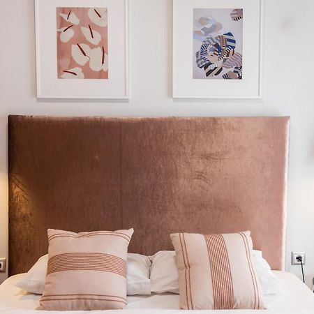 A Luxury & Comfortable Apt In Афины Экстерьер фото